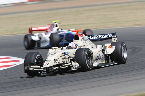 Giedo van der Garde dupe van los geraakt onderdeel: "Ik reed over iets heen"